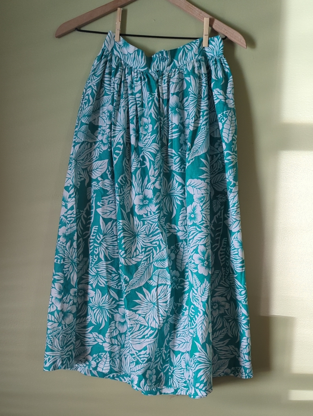Vintage Turquoise Tropical Floral Print Women’s Gathered Maxi Skirt